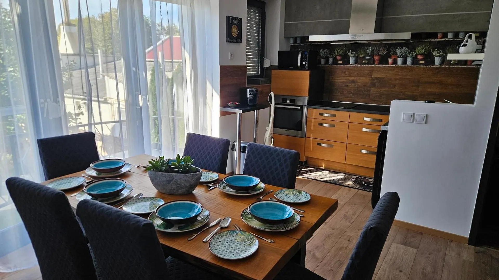 Toelgyes Apartmanhaz Szeged